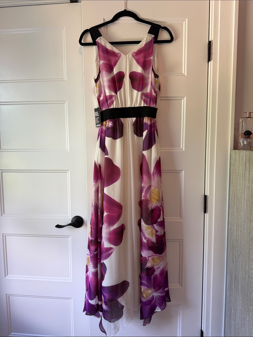 Express Sleeveless White Maxi Dress with Purple Floral Print - Picture 3 of 3